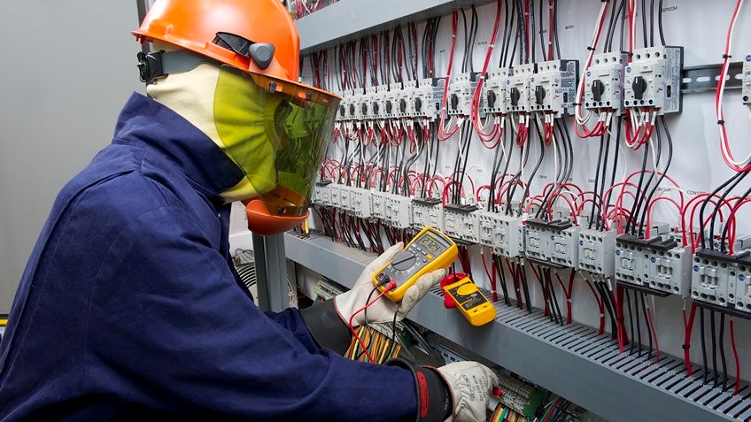 ELECTRICIANS IN JUMEIRAH LAKE TOWERS​
