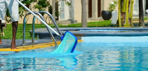 swimming pool cleaning services dubai